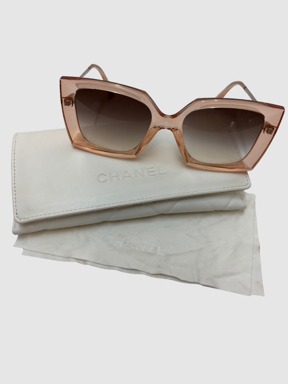 Rosafarbene Sonnenbrille von Chanel