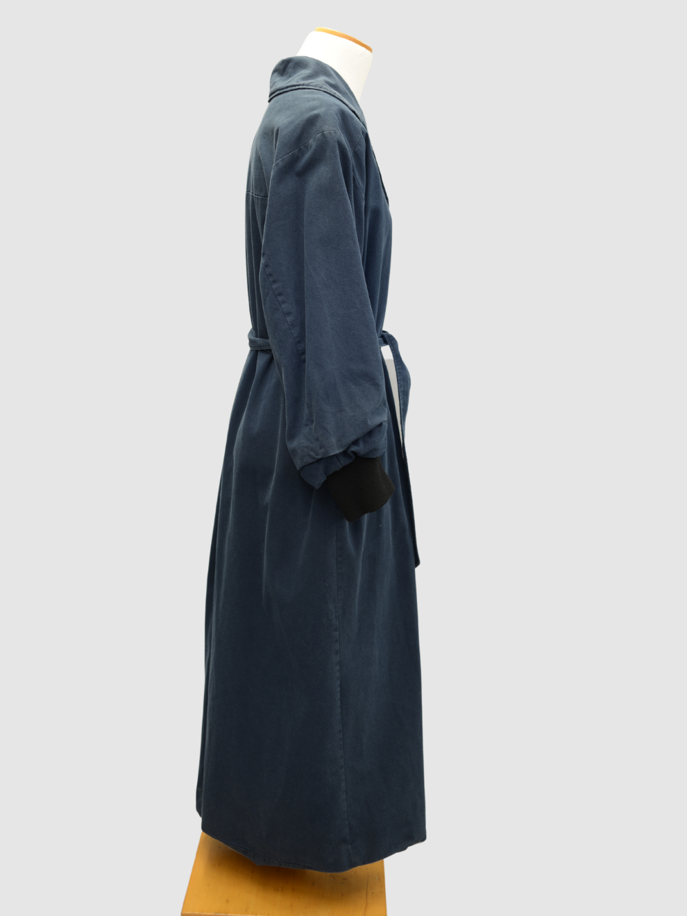 Blauer langer Mantel von A Kind of Guise