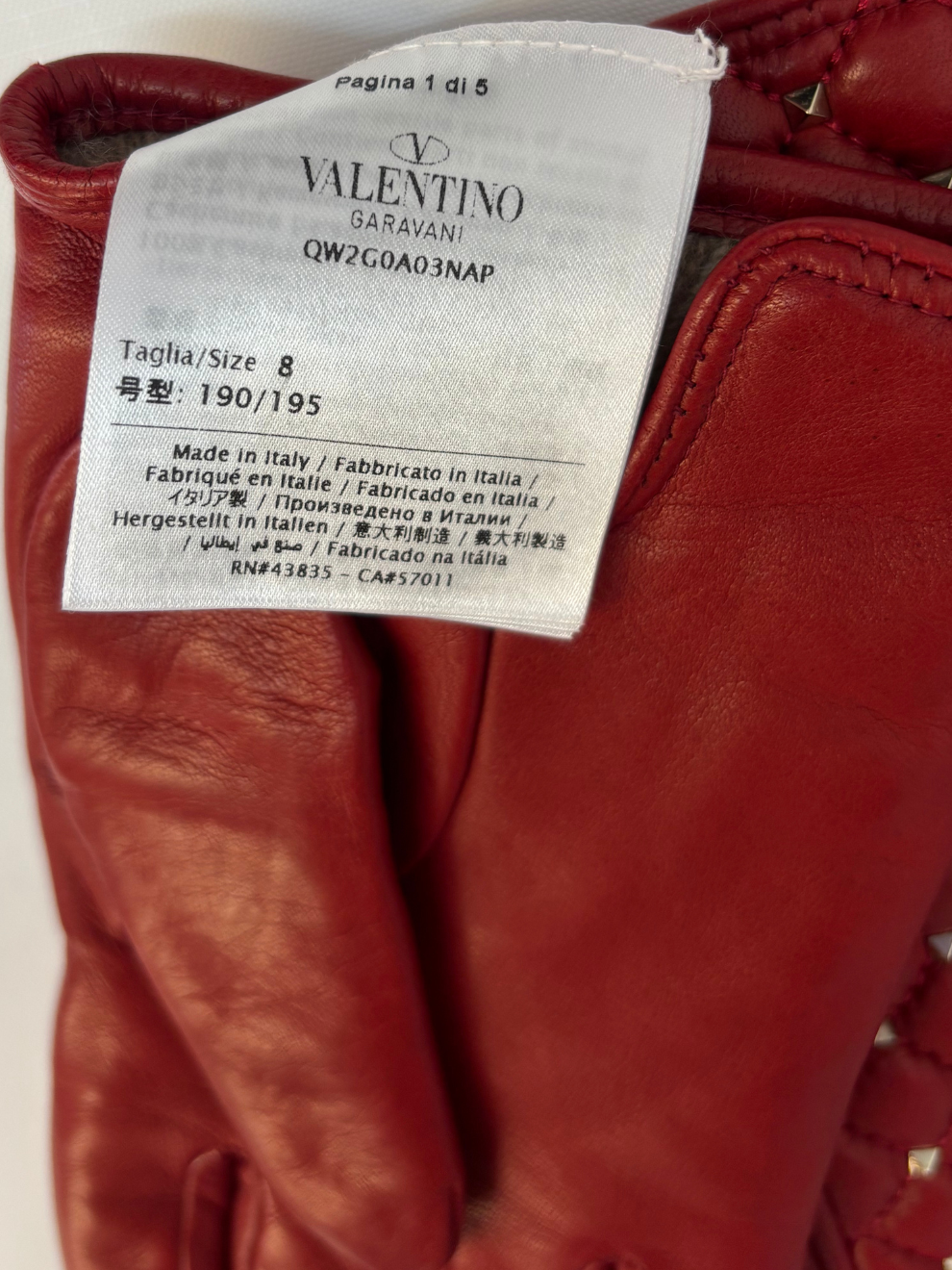 Rote Lederhandschuhe mit Nieten von Valentino