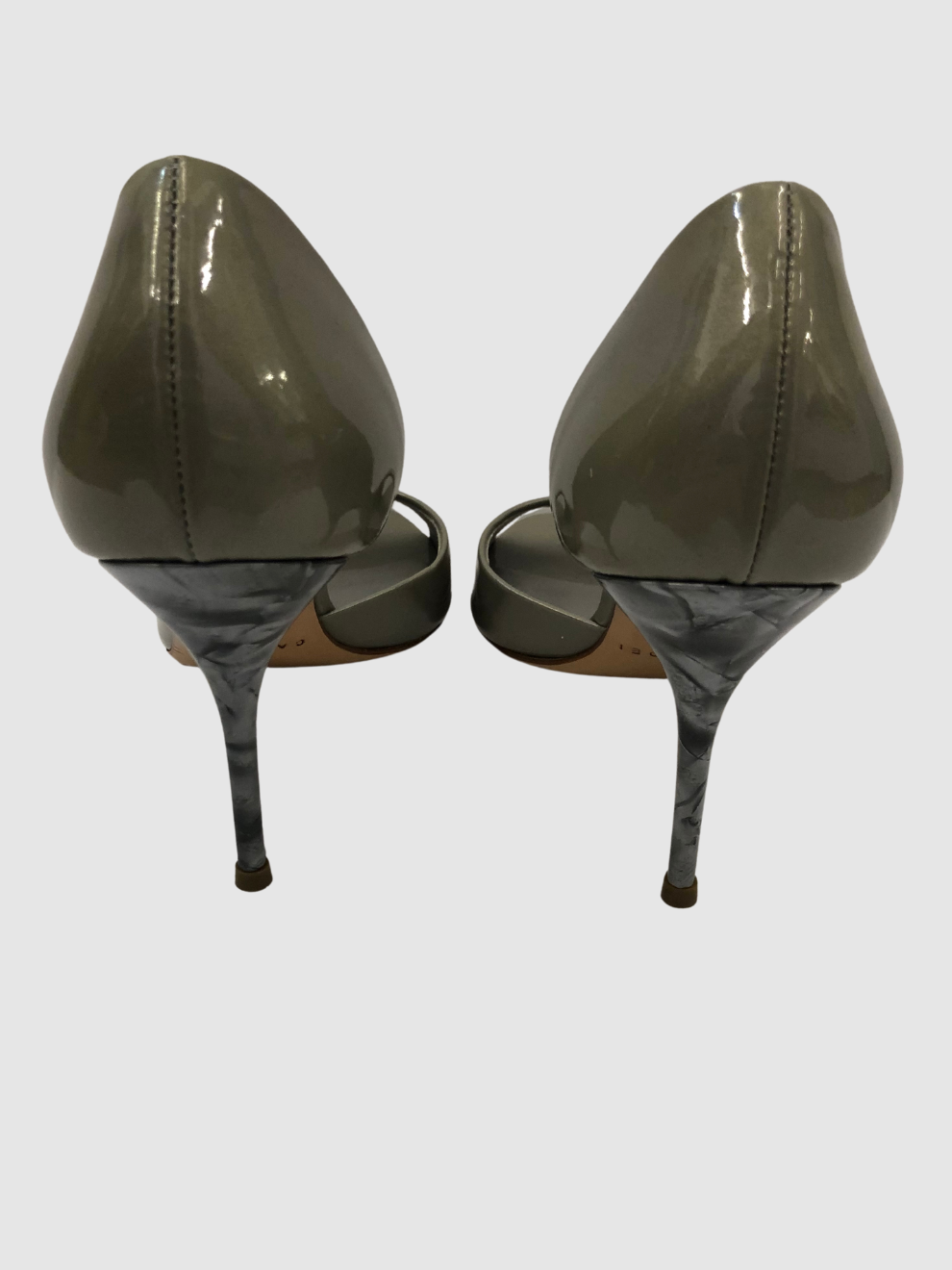 Graue Lack-Peeptoes von Casadei
