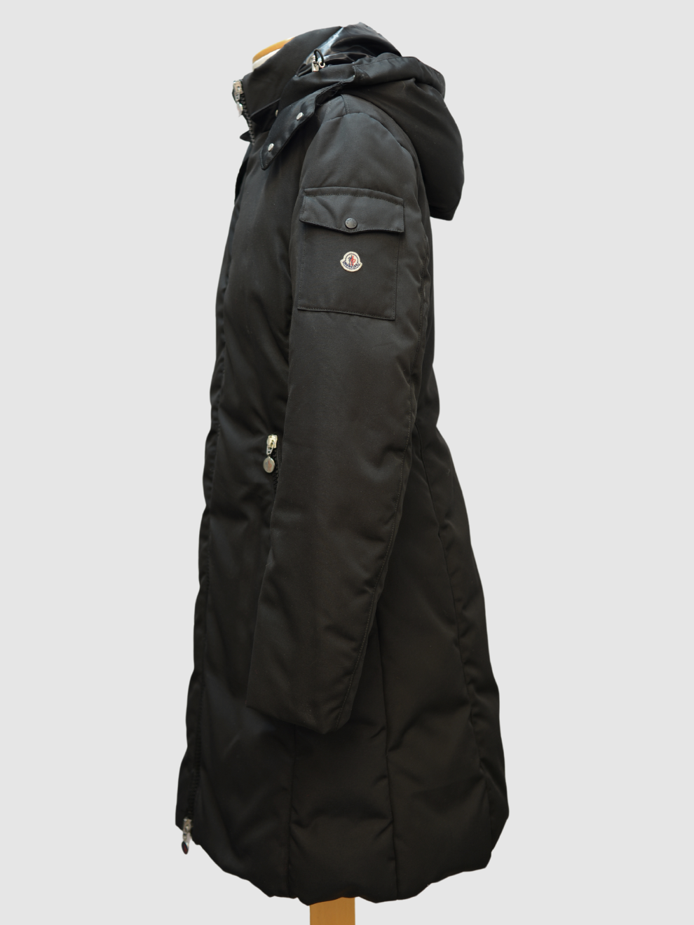 Schwarzer langer Parka von Moncler