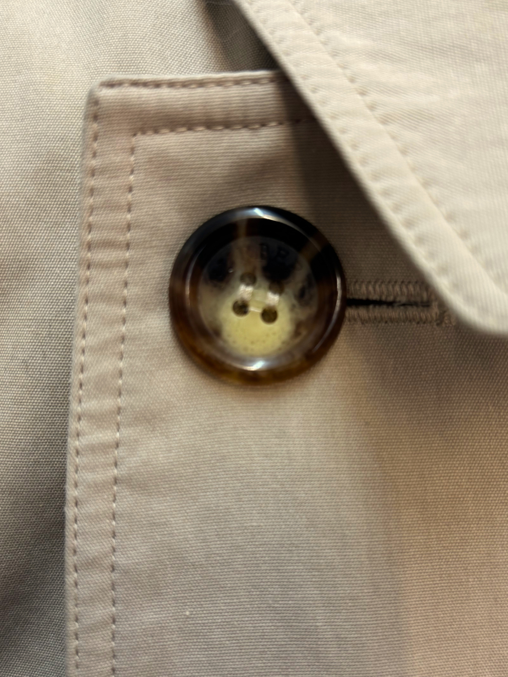 Beiger Kurztrench von Burberry