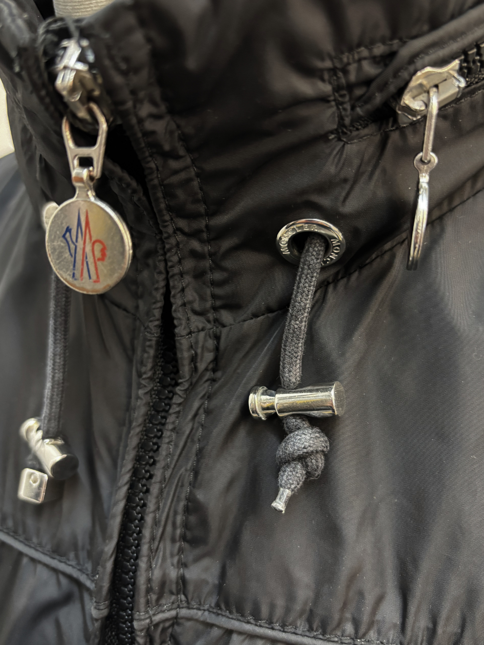 Schwarzer Übergangs Regen Parka Moncler