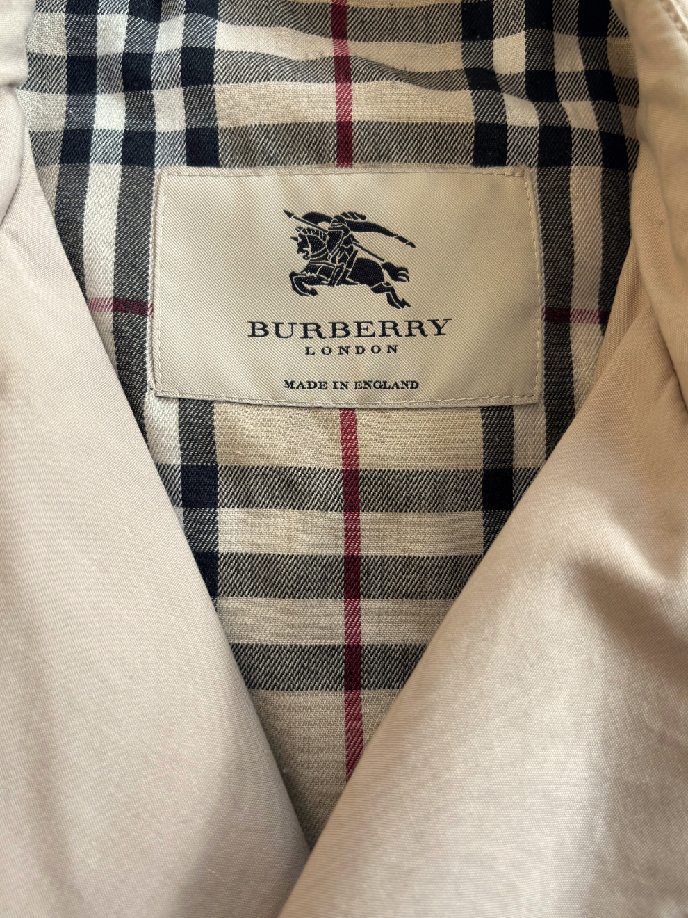 Beiger Kurztrench von Burberry