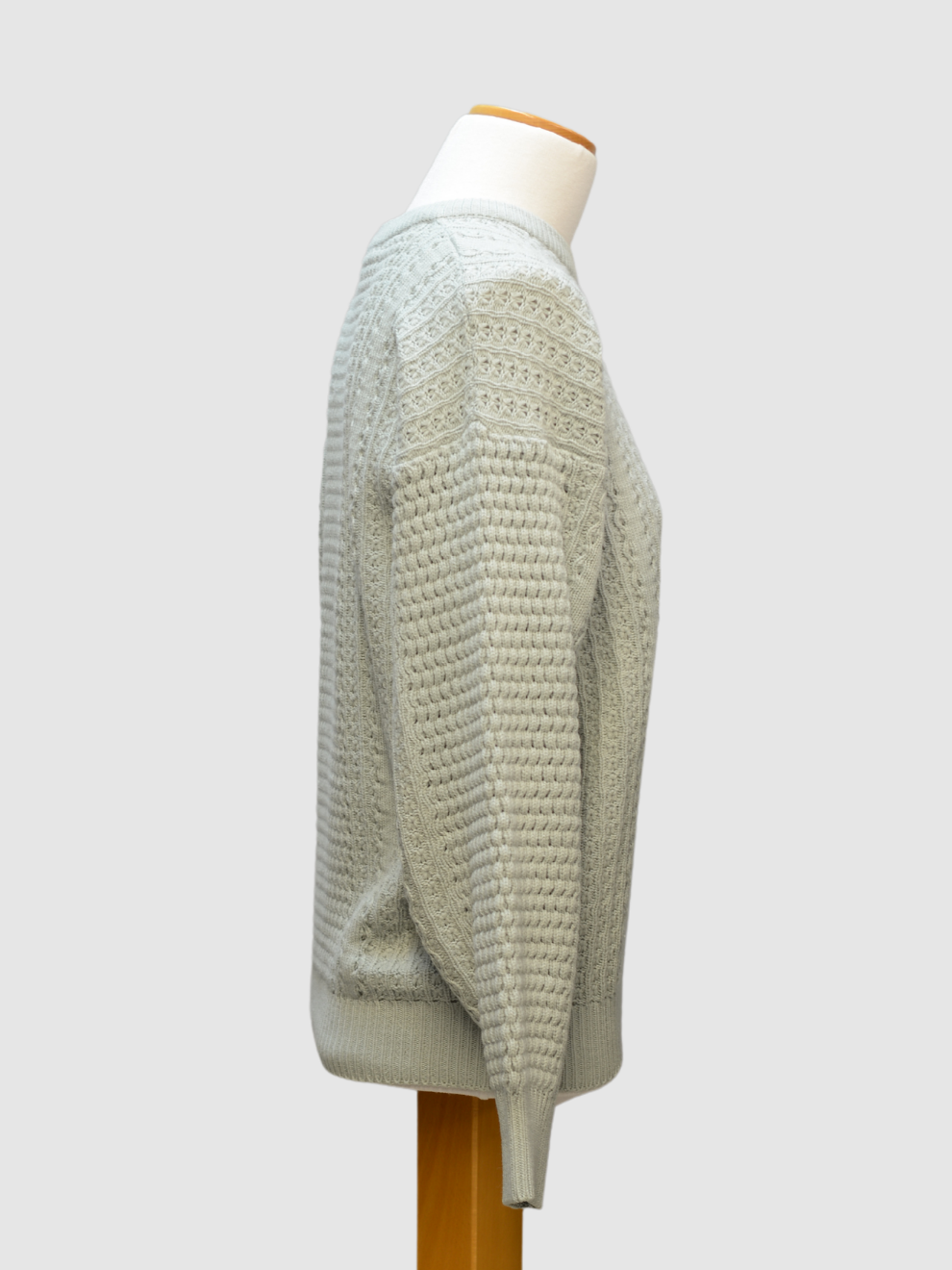 Grauer Strickpullover von Lacoste