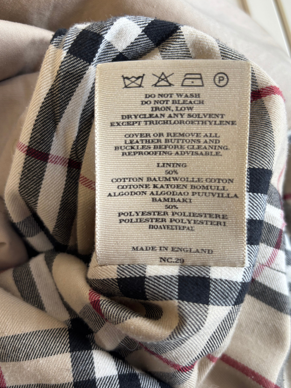 Beiger Kurztrench von Burberry