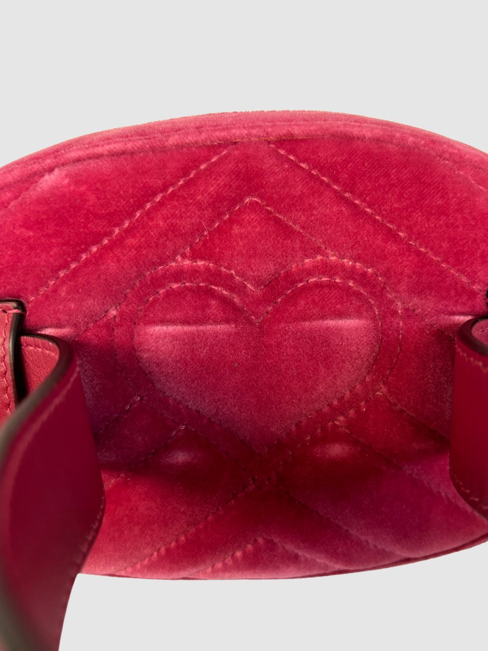 GG Marmont Gürteltasche aus Samt von Gucci