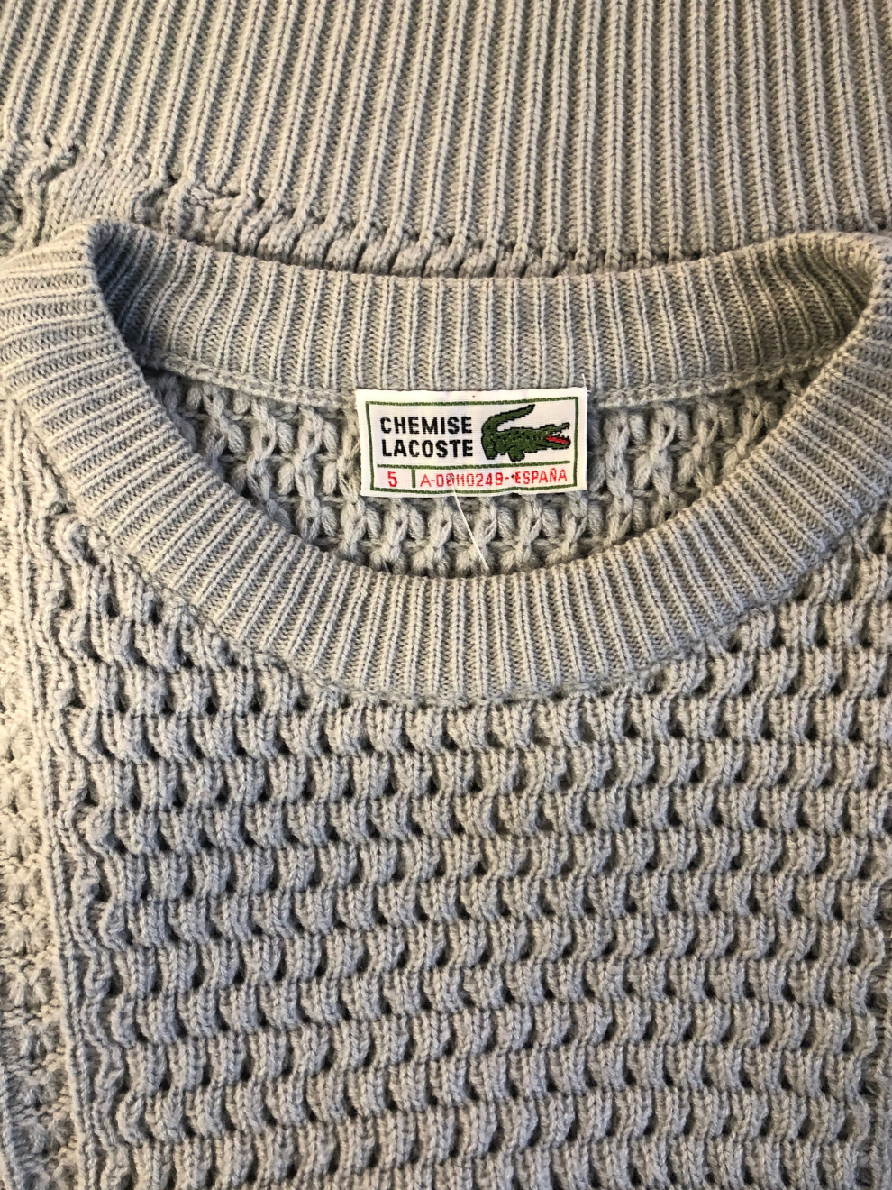 Grauer Strickpullover von Lacoste