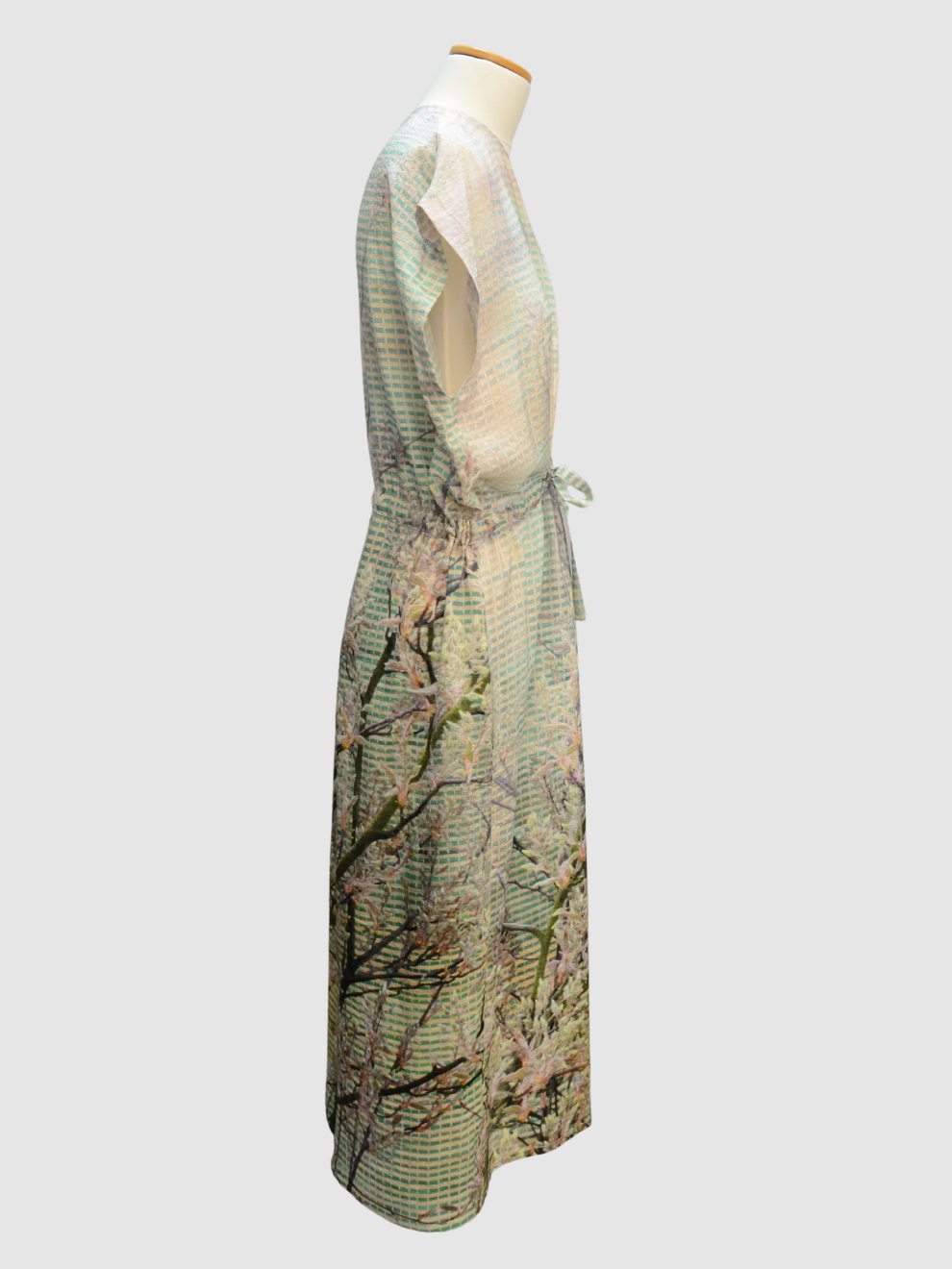 Pastellig floral geprintetes Seidenkleid von Anntian