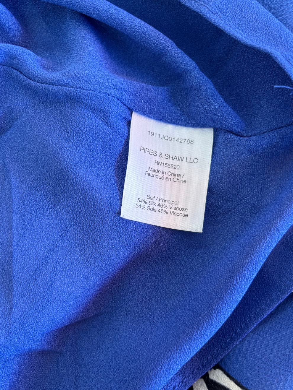 Blaues Midi-Kleid mit weiß-schwarzem Print von Veronica Beard