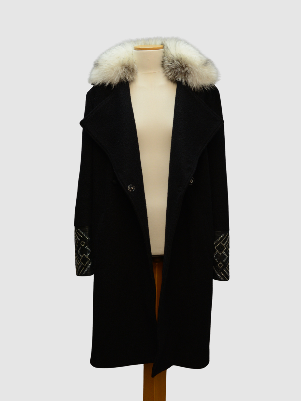 Schwarzer Wollmantel von Bazar deluxe
