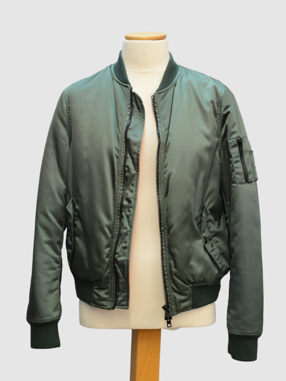Grüner Blouson mit Tiger-Bestickung von MPD Box