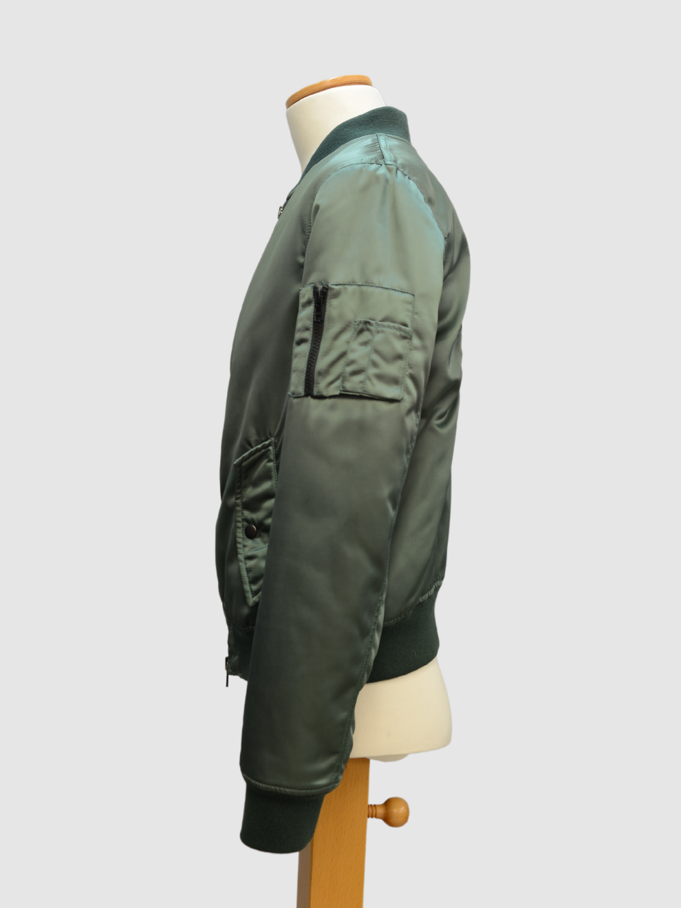Grüner Blouson mit Tiger-Bestickung von MPD Box