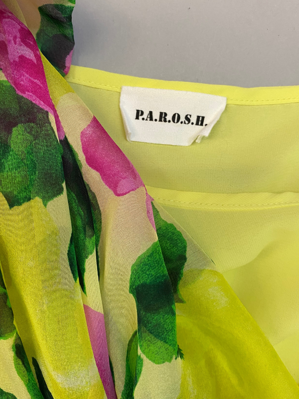 Gelbe pink-grün geprintete Bluse von Parosh