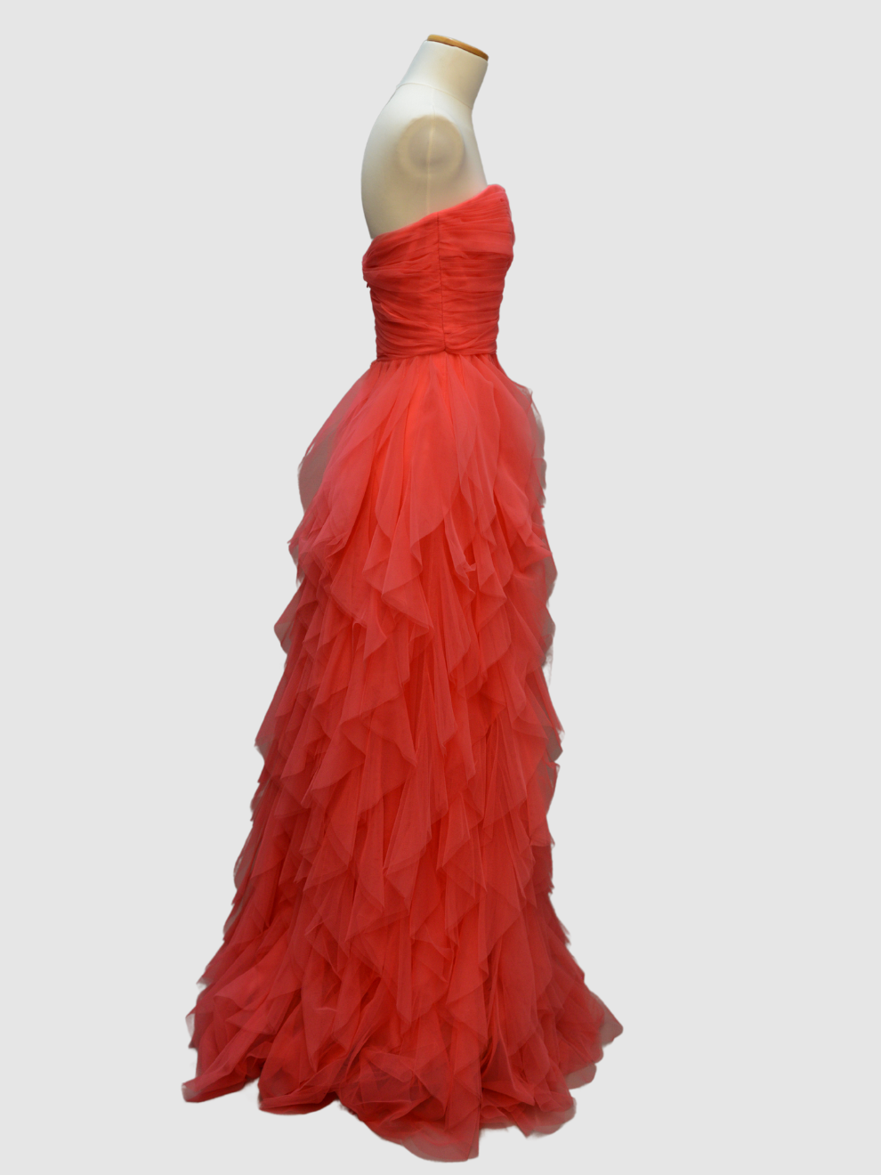 Flamingofarbenes Bandeau-Tüllkleid von Atelier Emé