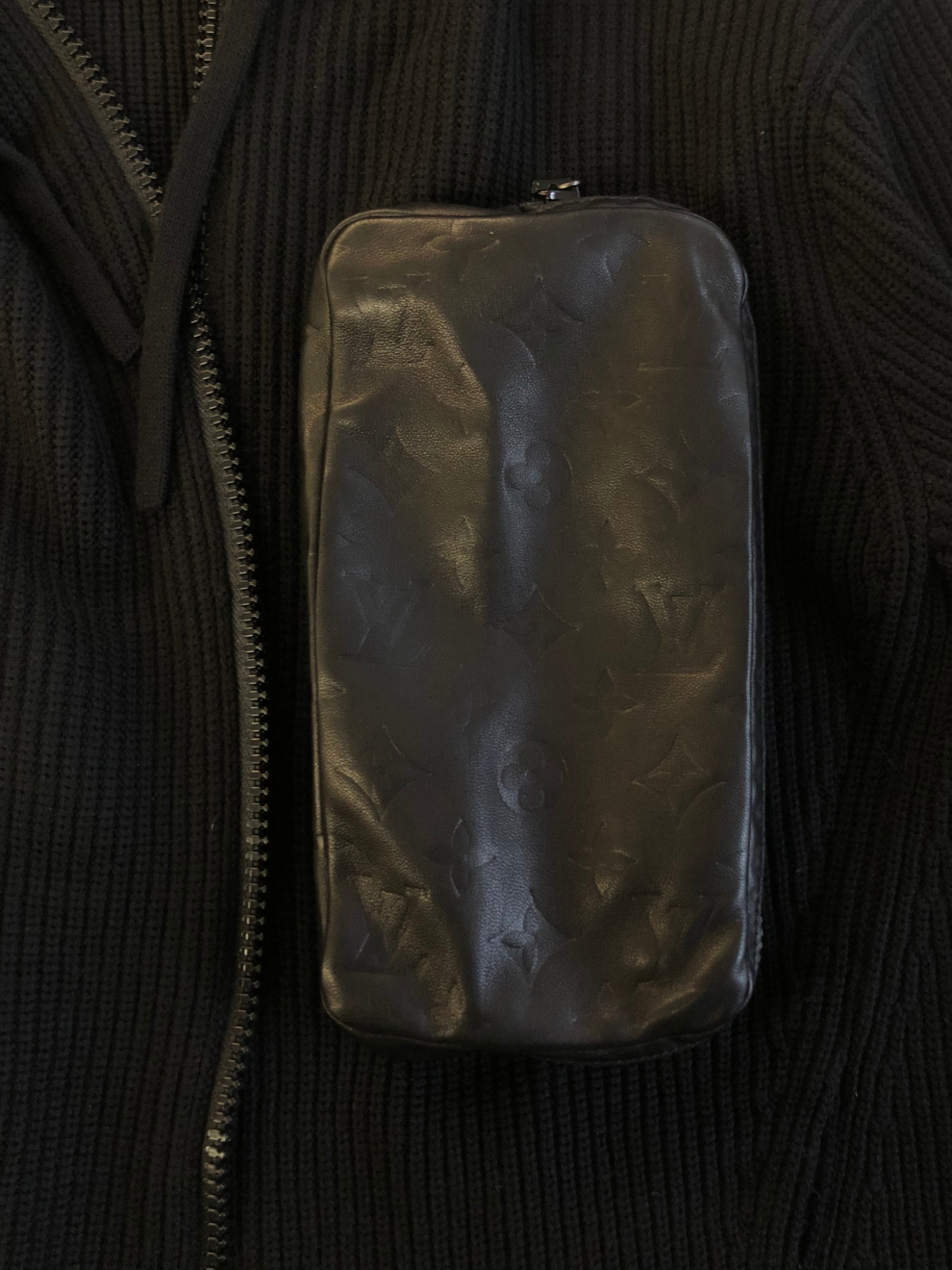 Herren-Strickjacke mit Lederpocket von Louis Vuitton