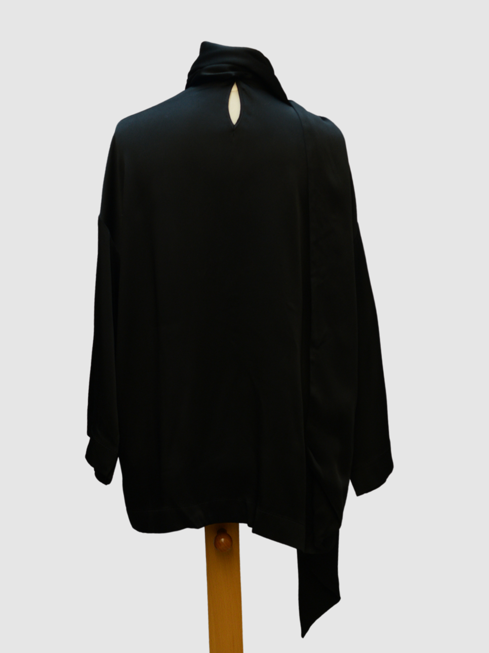 Schwarzes Top mit langer Schluppe von Saint Laurent