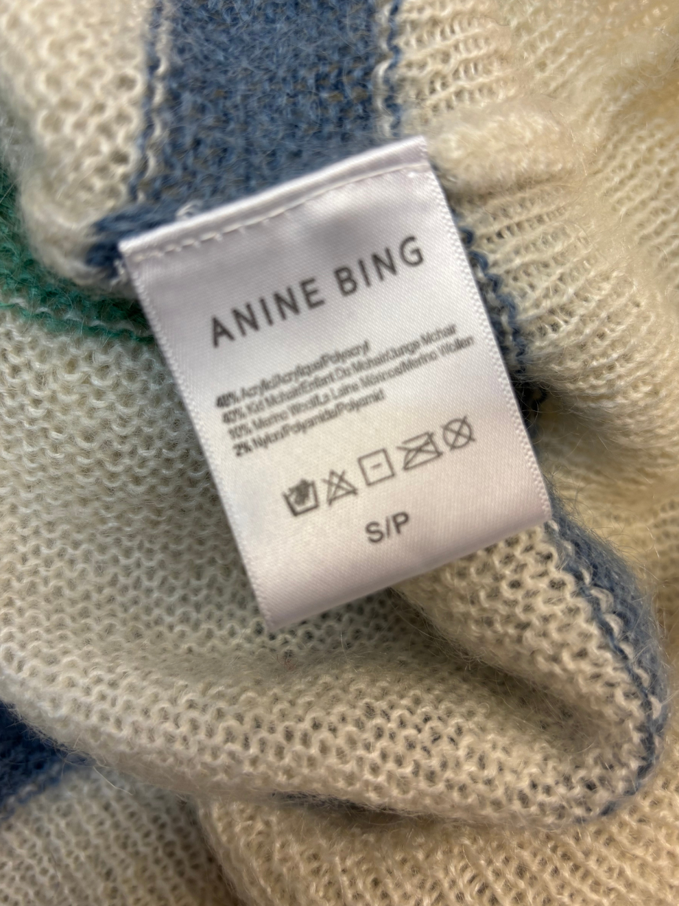 Cremefarbener bunt gestreifter Strickpulli von Anine Bing