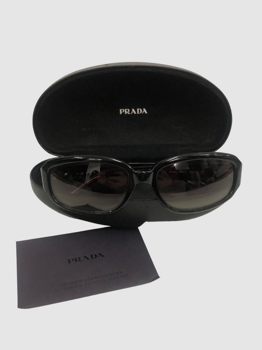 Schmale schwarze Sonnenbrille von Prada