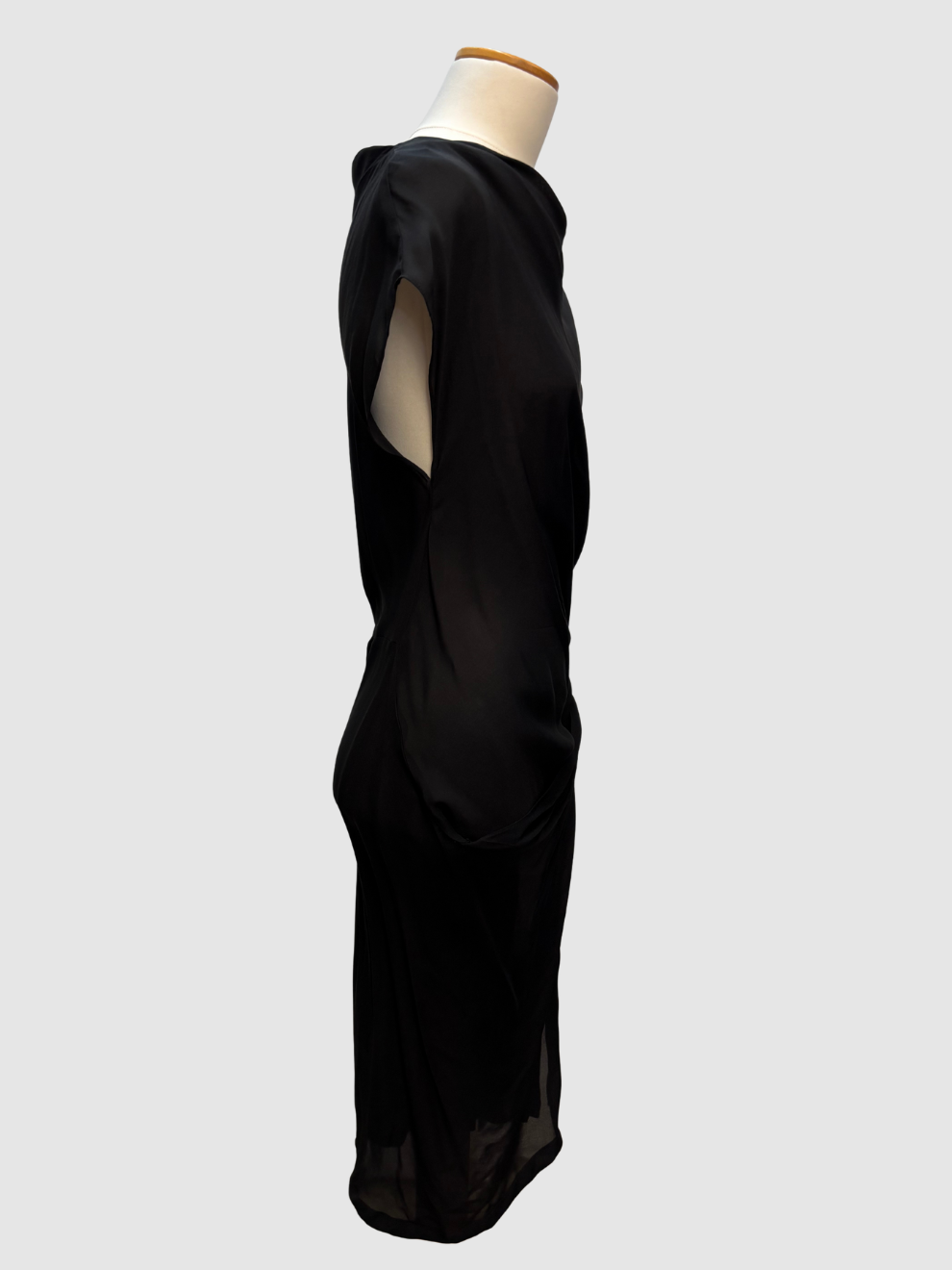 Schwarzes gerafftes Kleid von See by Chloé