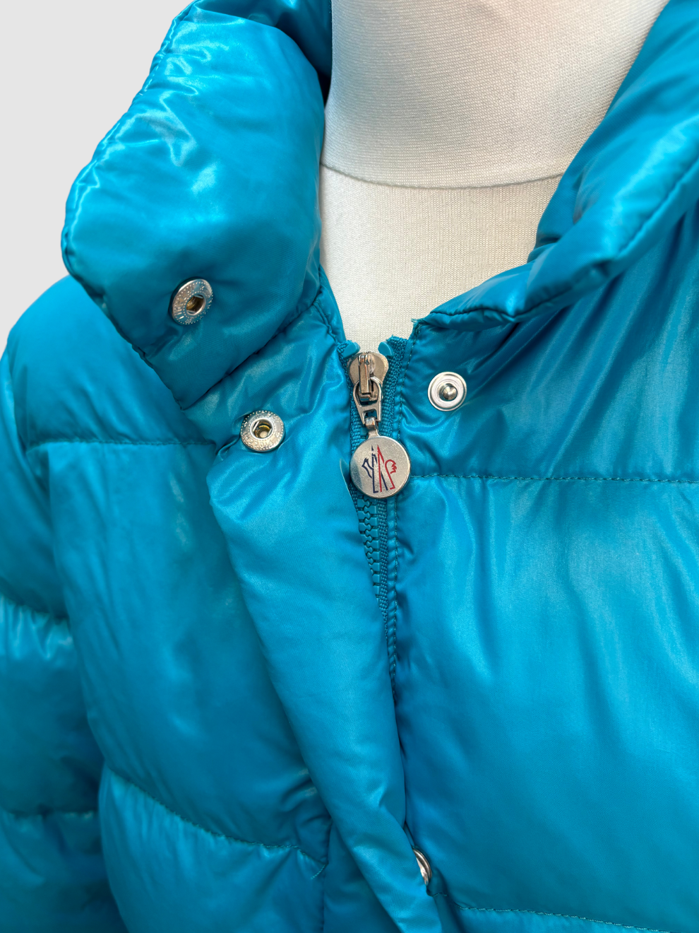 Türkise Daunenjacke von Moncler