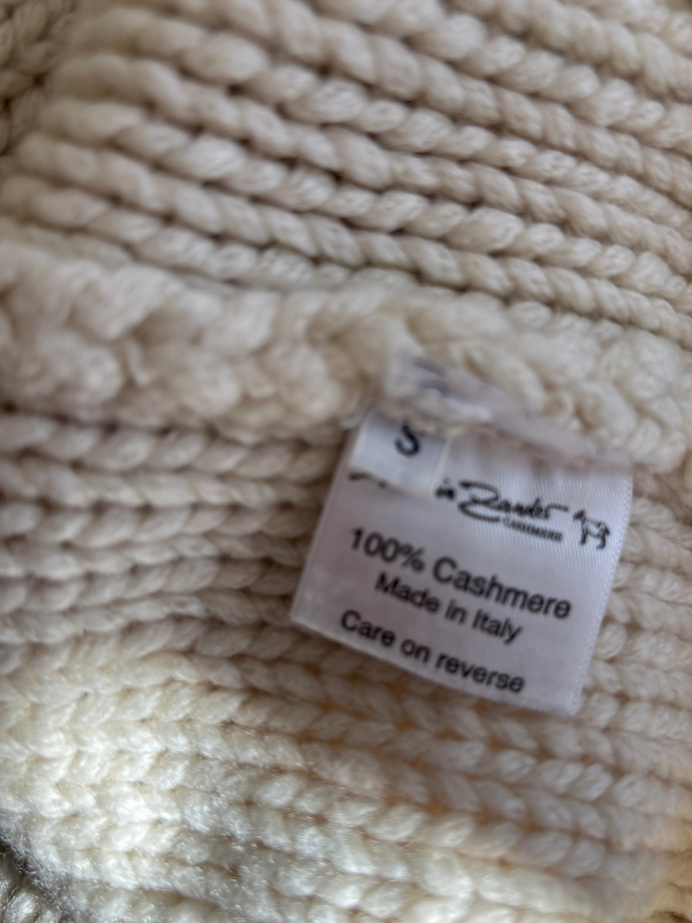 Cremefarbener Kaschmirpullover von Antonia Zander