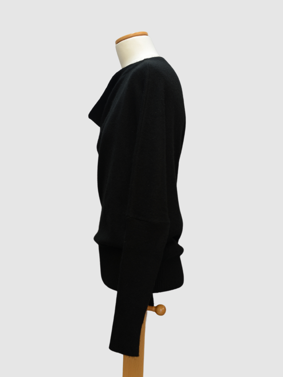 Schwarzer asymmetrischer Kaschmirpullover von Tom Ford