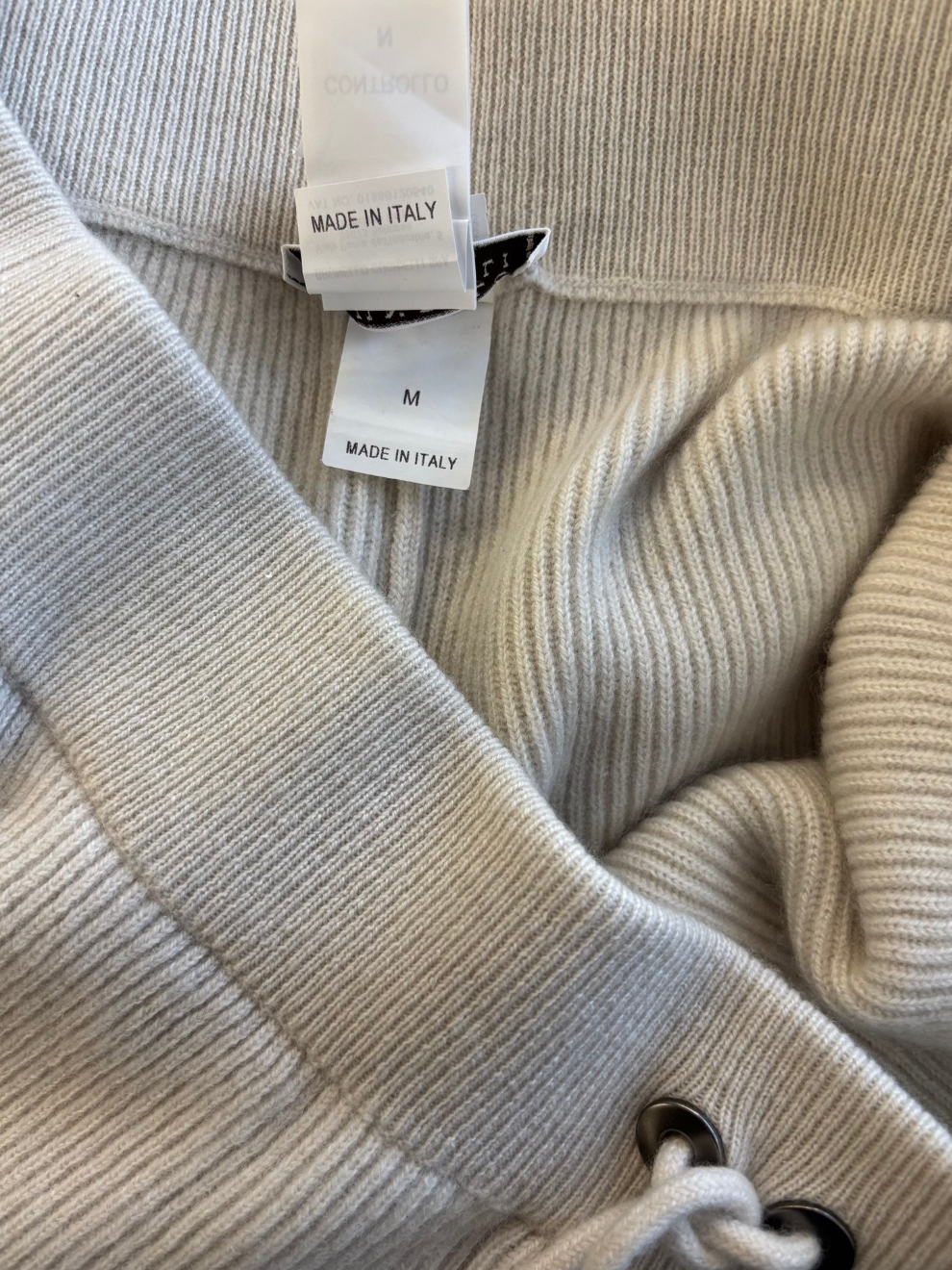 Ecrufarbene Kaschmir-Hose von Brunello Cucinelli