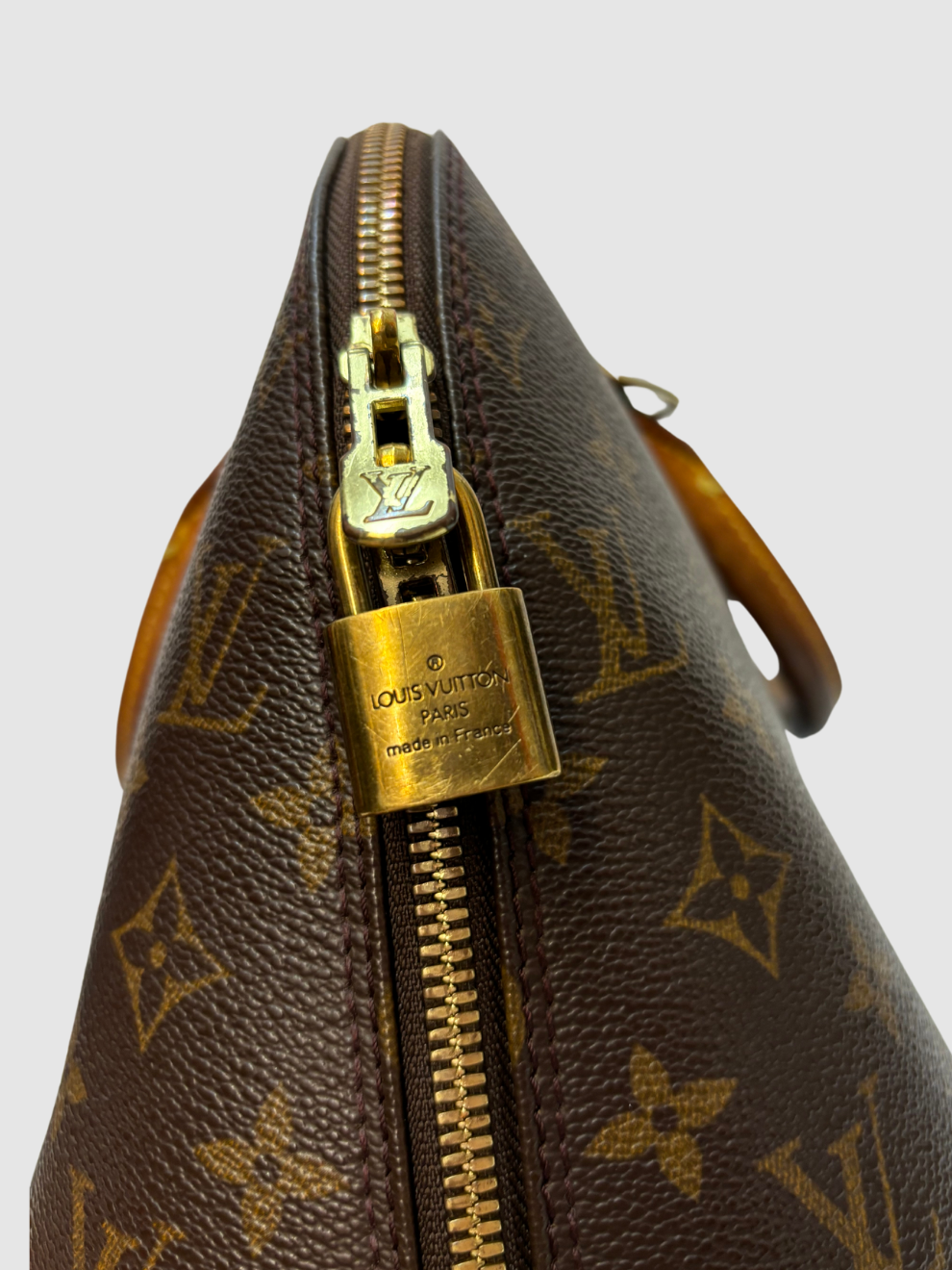 Braune Vintage Alma Monogram Old von Louis Vuitton