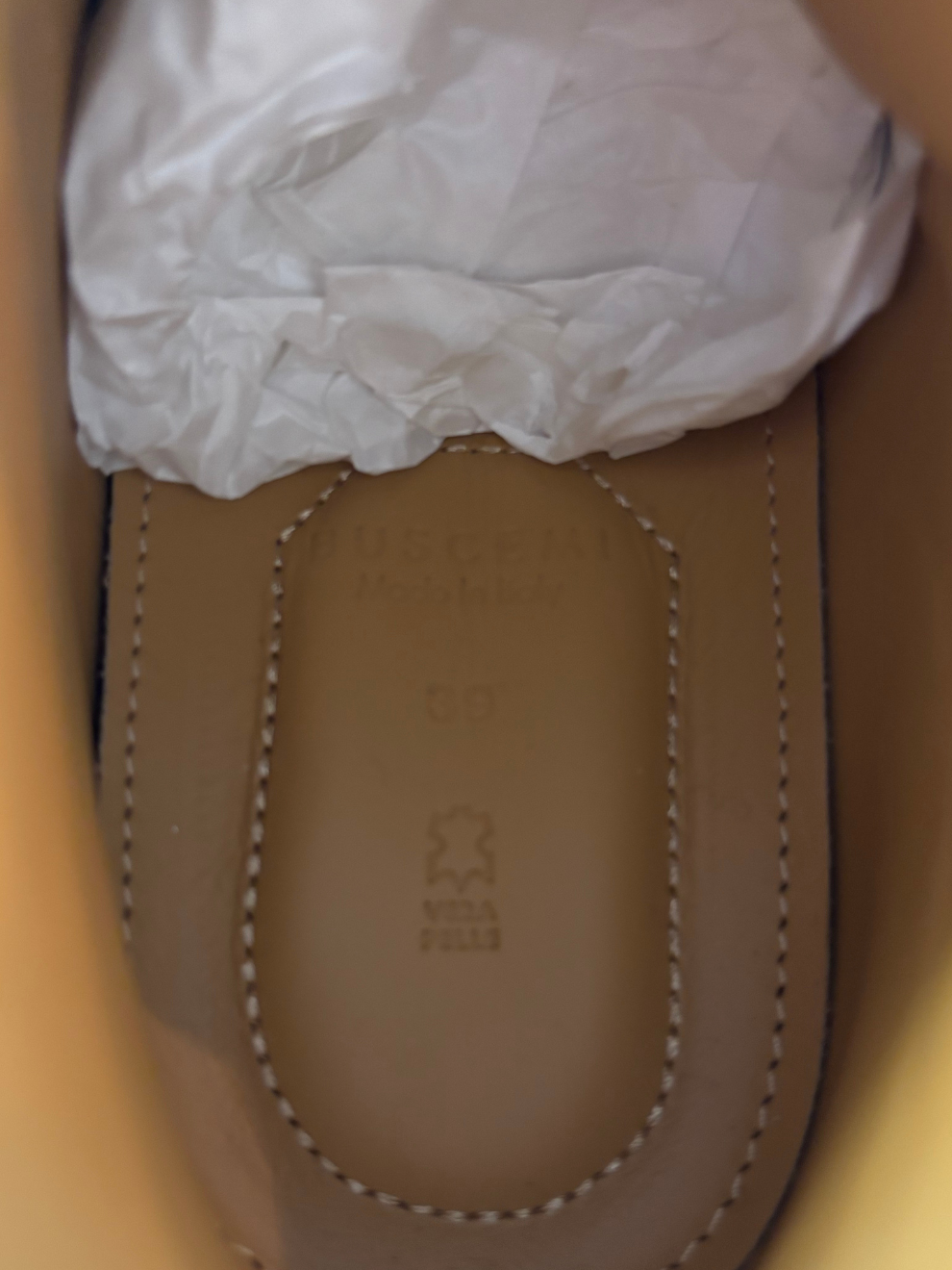 Weißer High-Top-Sneaker mit Schloss von Buscemi