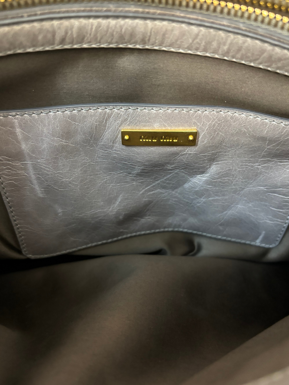 Silber-graue Shoppingbag von Miu Miu