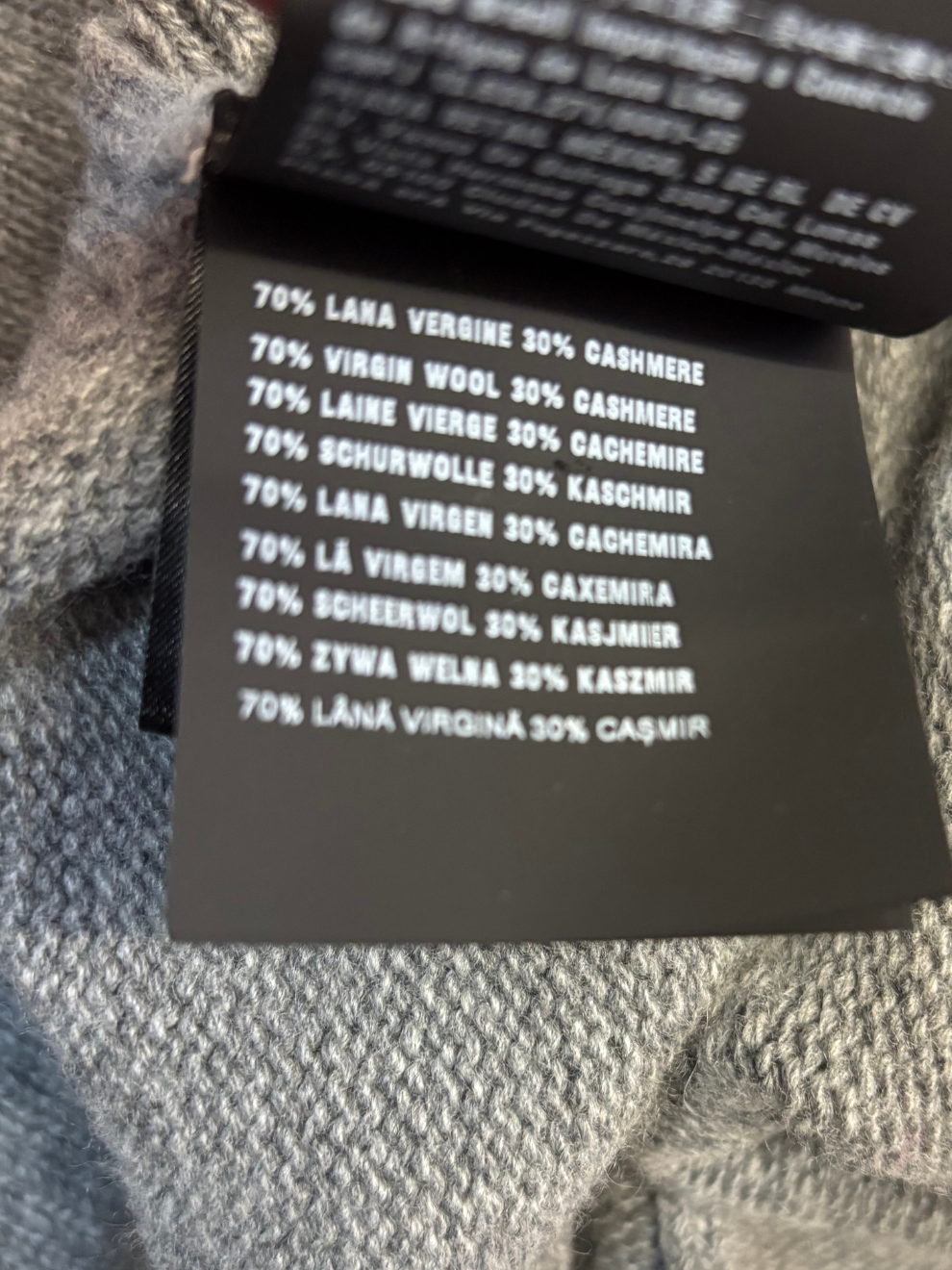 Graue cropped Strickjacke mit Kapuze von Prada