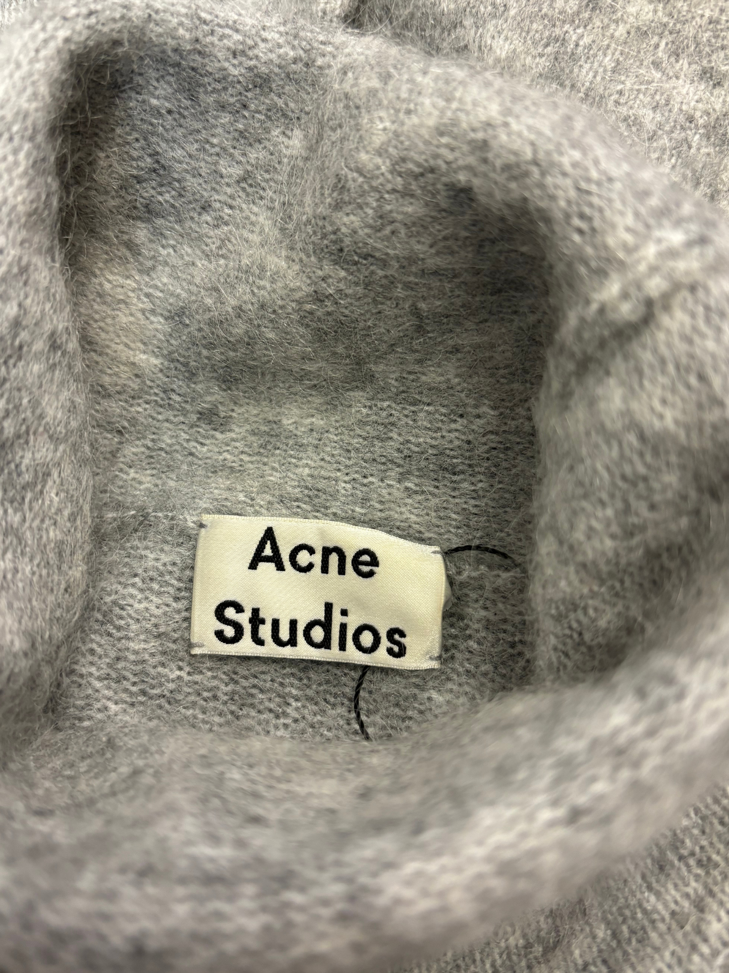 Hellgraues Mohair-Pullikleid von Acne Studios