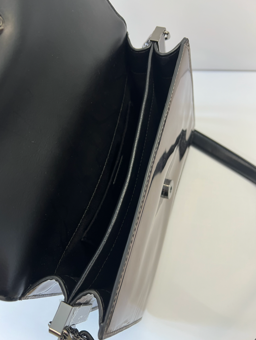 Verspiegelte Tasche von Karl Lagerfeld