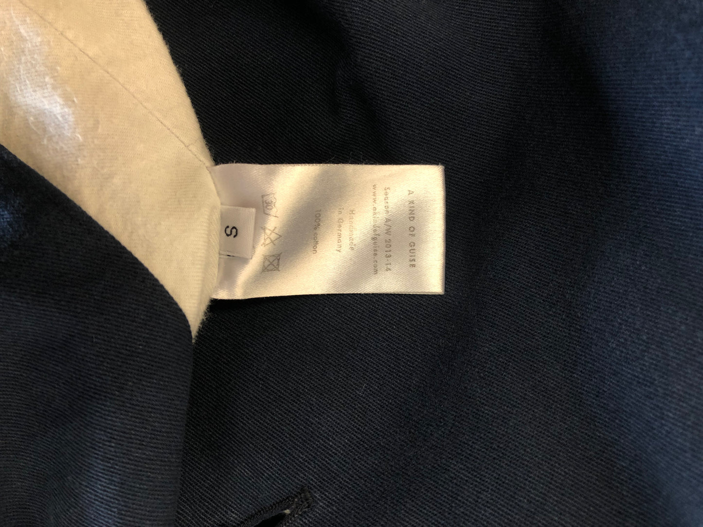 Blauer langer Mantel von A Kind of Guise