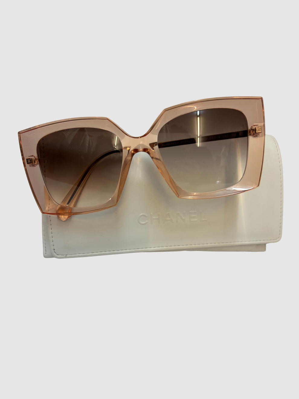 Rosafarbene Sonnenbrille von Chanel