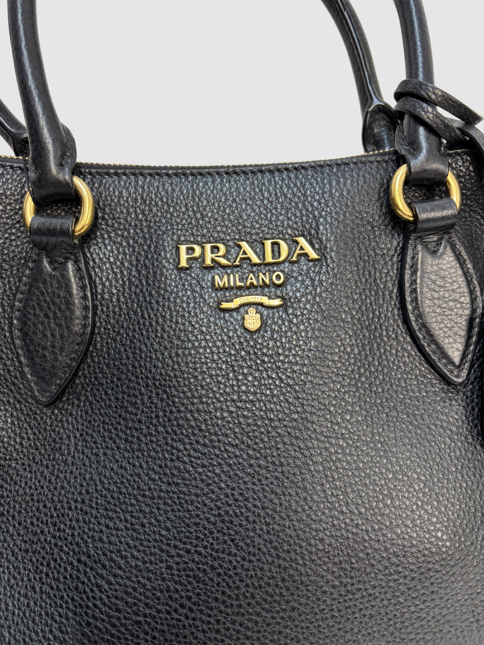 Schwarze Phenix Vitello Handtasche von Prada