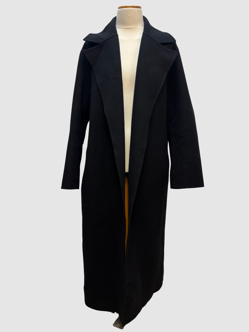 Schwarzer Wollmantel von The Row