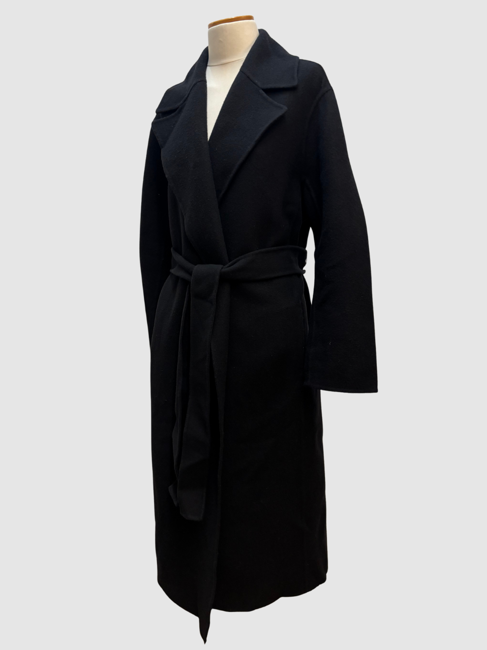 Schwarzer Wollmantel von The Row