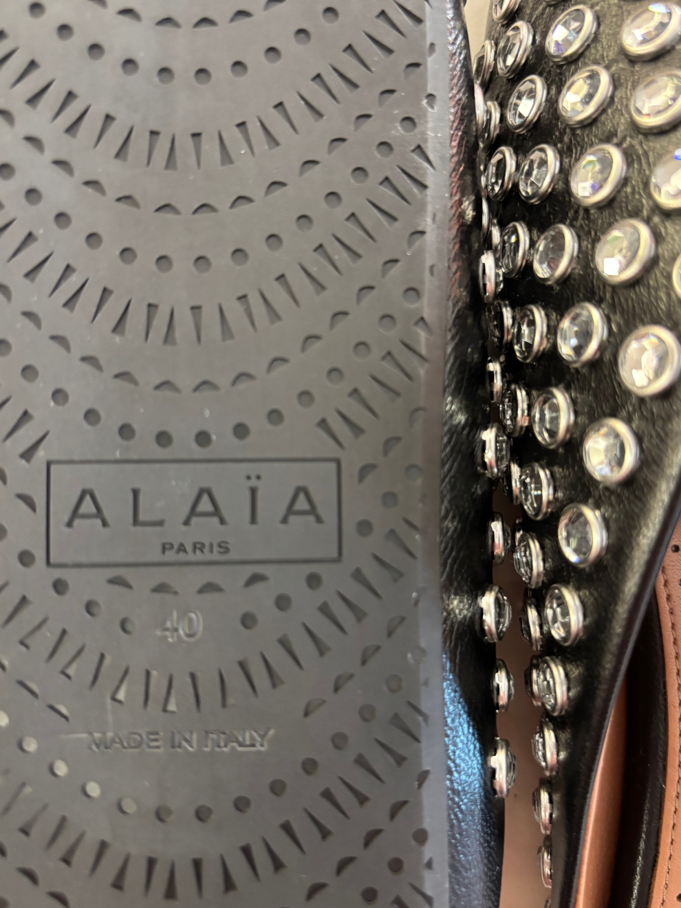 Schwarze Mules mit Kristallen von Alaïa
