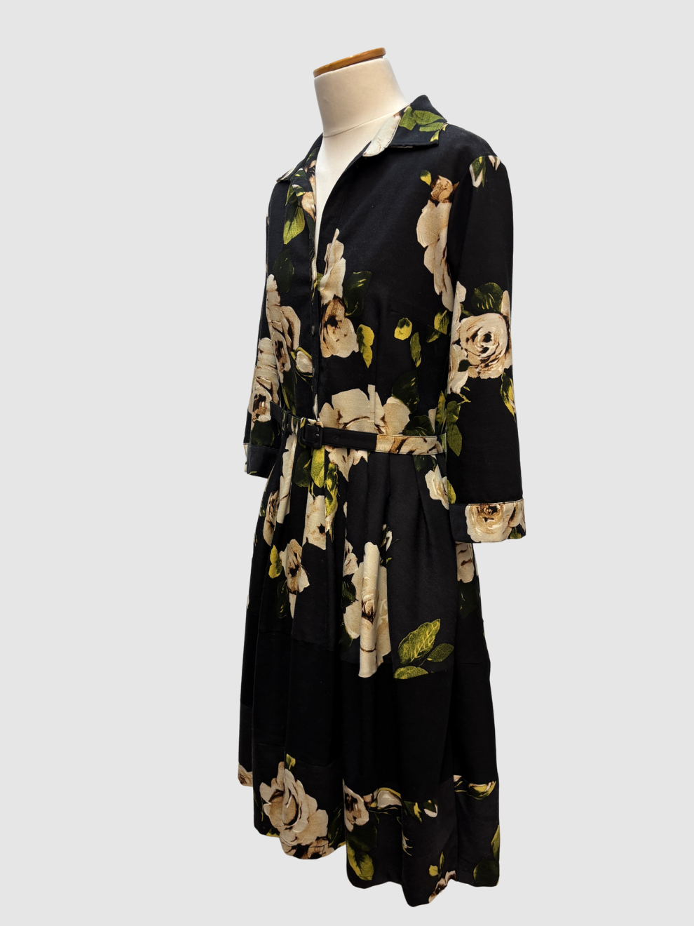 Schwarzes Blusenkleid von Samantha Sung