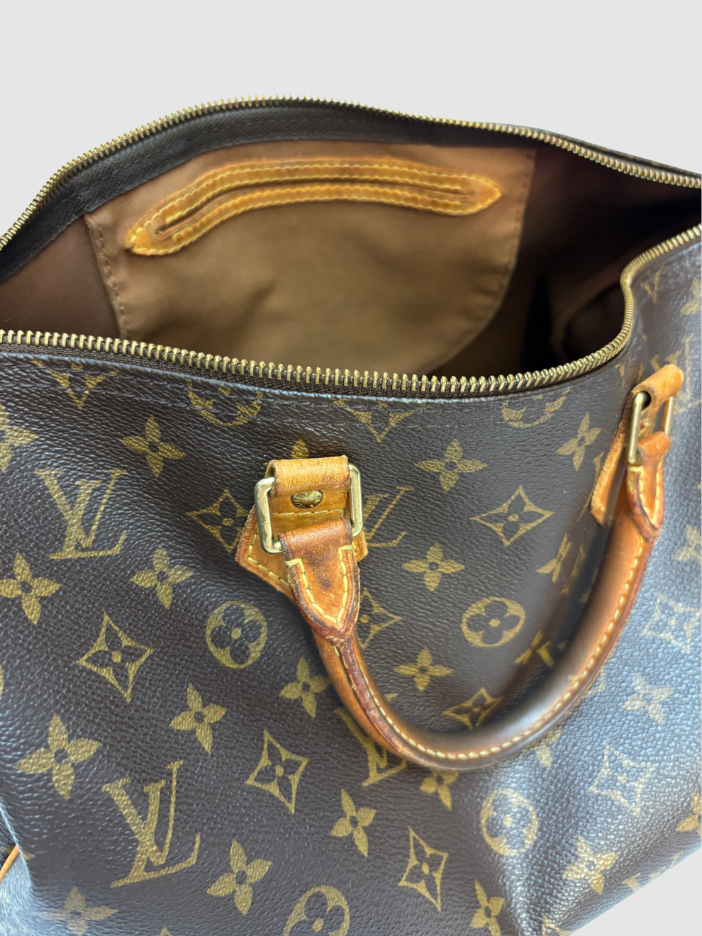 Braune Vintage Alma Monogram Old von Louis Vuitton