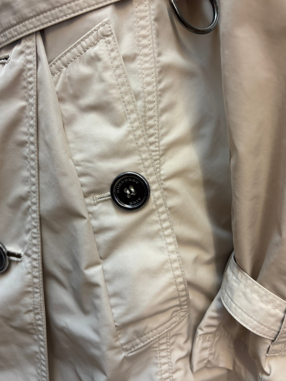 Hellbeiger Trenchcoat von Burberry
