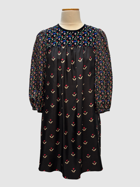 Schwarzes Kleid mit Blümchenprint von Marc Jacobs