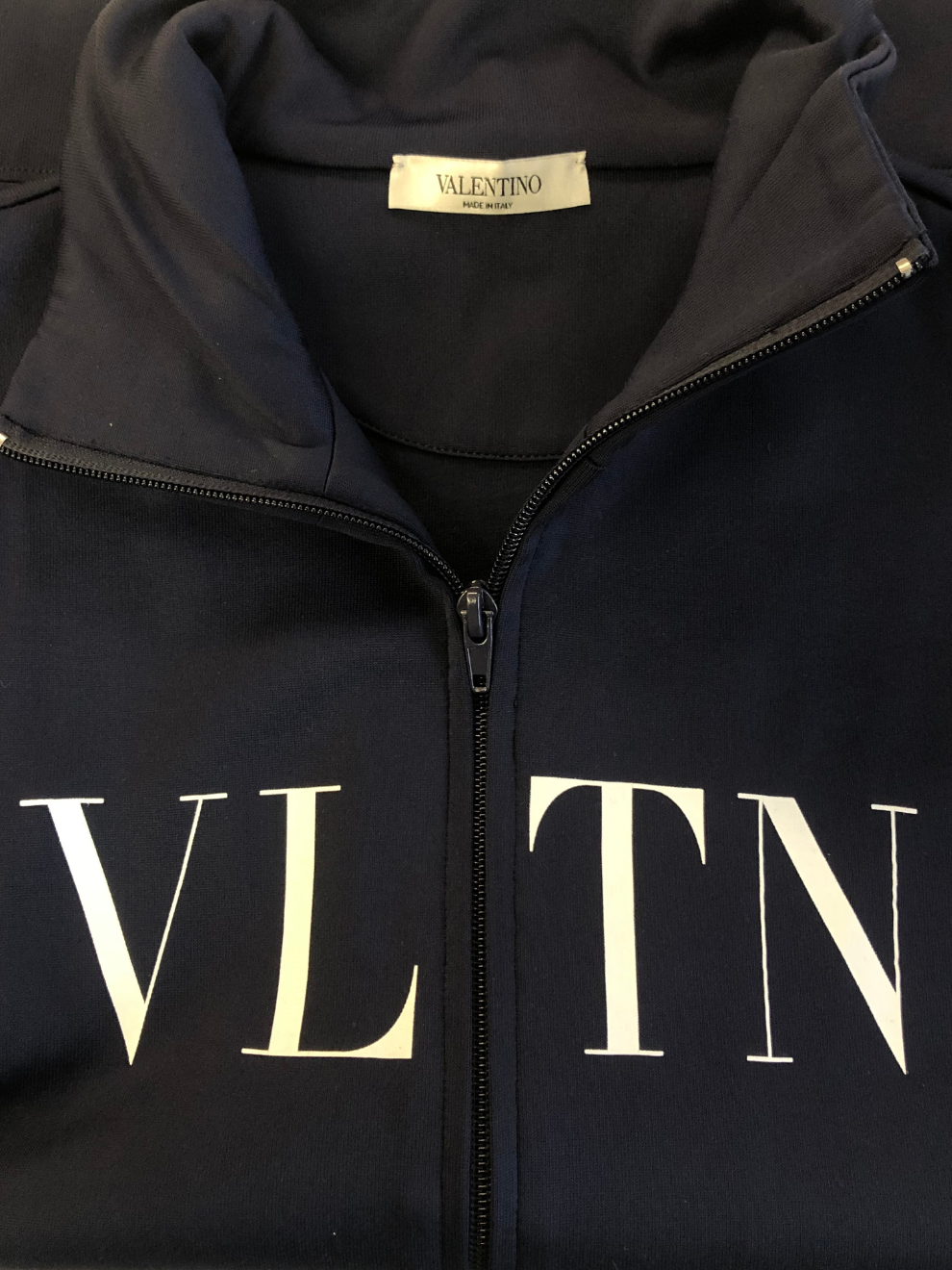 Nachtblaue Herren-Trainingsjacke mit Logo-Print von Valentino