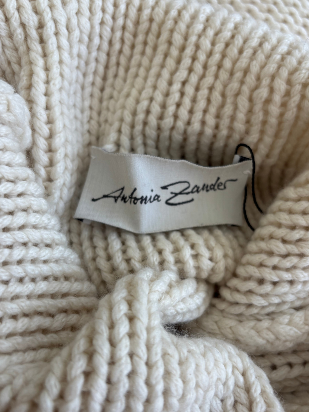 Cremefarbener Kaschmirpullover von Antonia Zander
