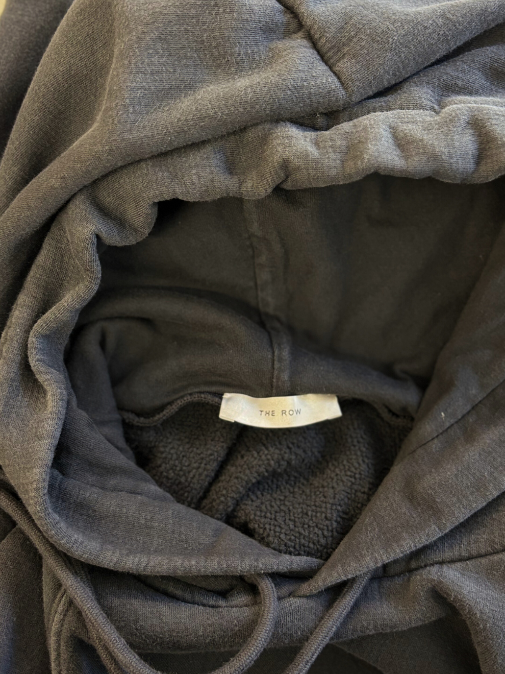 Schwarzer Pullover Timmi von The Row