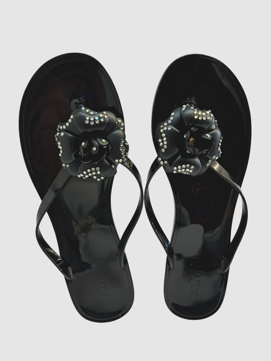 Schwarze Flip Flops mit Blume von Menghi