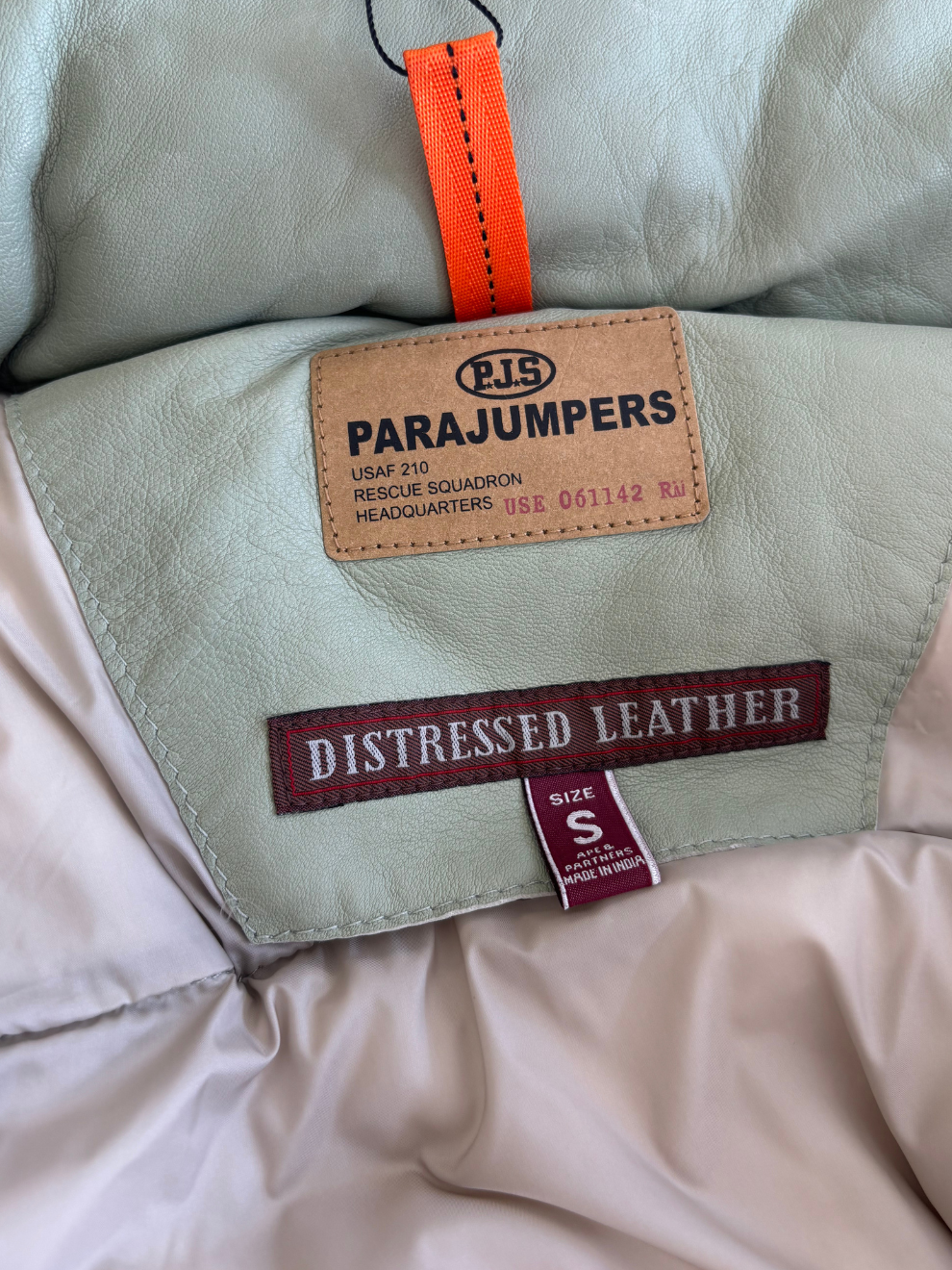 Mintgrüner Lederblouson von Parajumpers