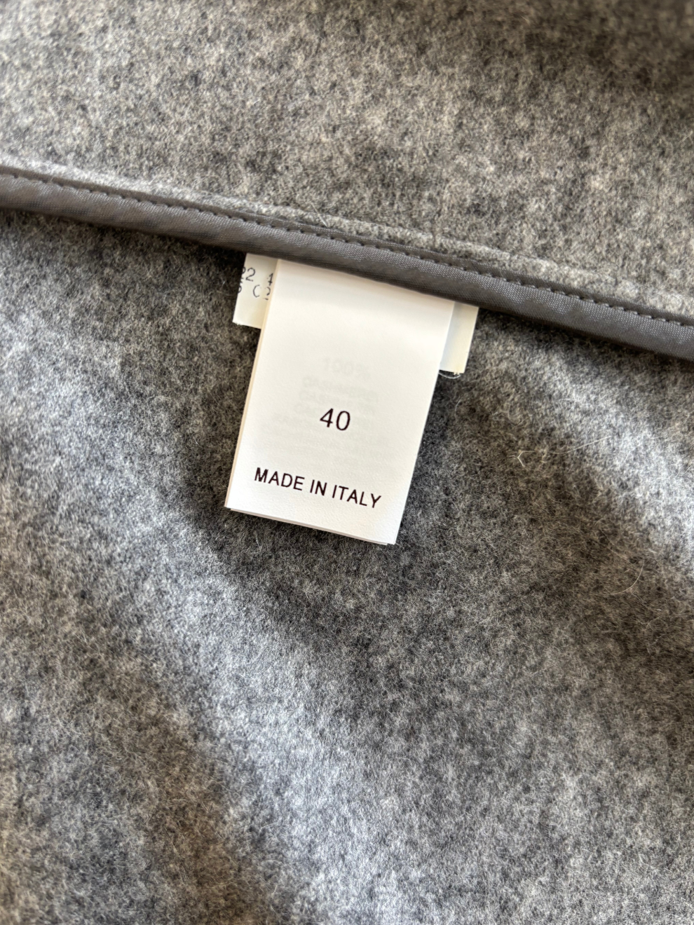 Grauer Kaschmir-Blazer von Brunello Cucinelli